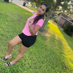 Meet your Posher, Leslie